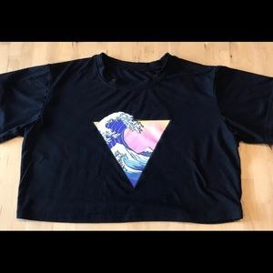Black great wave crop top